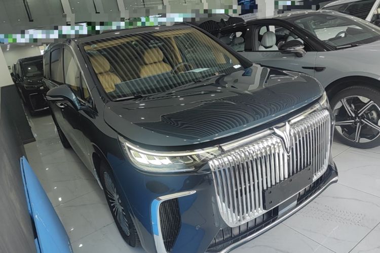 Used VOYAH Dream 2025 PHEV Four-Wheel-Drive Flagship Kunpeng Edition Front Right 45 Deg