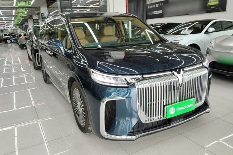 Used VOYAH Dream 2025 PHEV Four-Wheel-Drive Flagship Kunpeng Edition Front Right 45 Deg