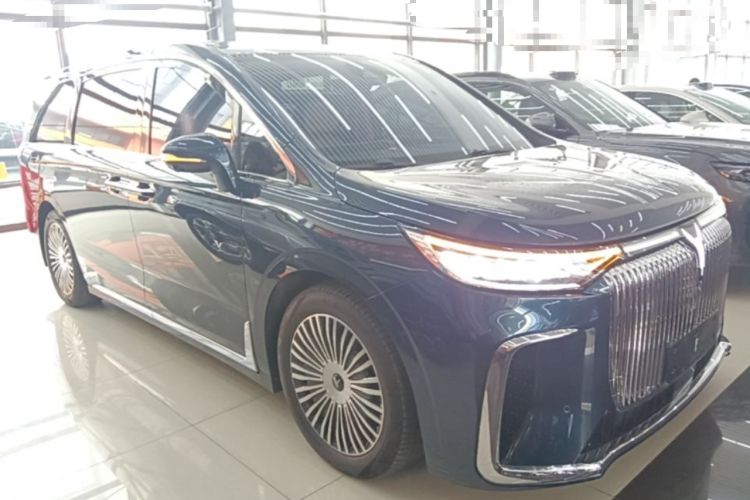 Used VOYAH Dream 2025 PHEV Four-Wheel-Drive Flagship Kunpeng Edition Front Right 45 Deg