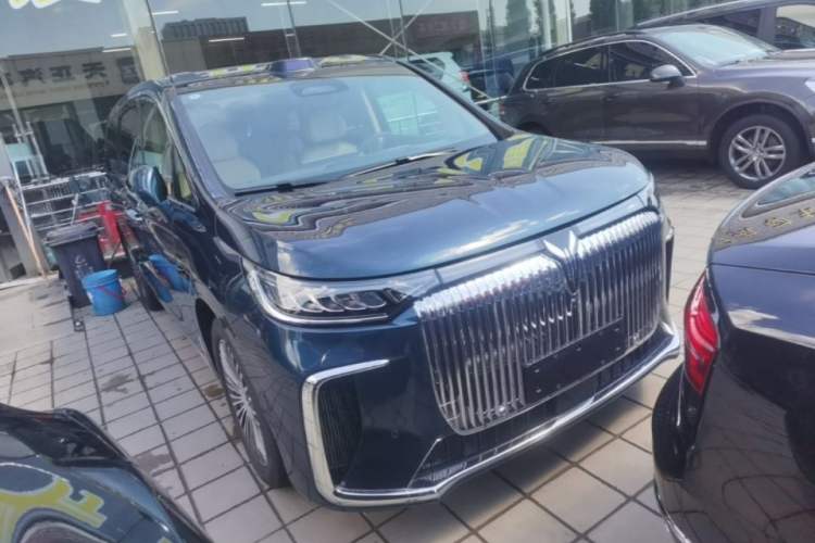 Used VOYAH Dream 2025 PHEV Four-Wheel Drive Prestige Qiankun Edition Front Right 45 Deg