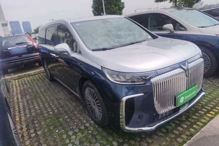 Used VOYAH Dream 2025 PHEV Four-Wheel-Drive Flagship Kunpeng Edition Front Right 45 Deg