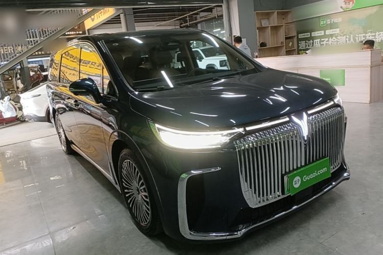 Used VOYAH Dream 2025 PHEV Four-Wheel-Drive Flagship Kunpeng Edition Front Right 45 Deg