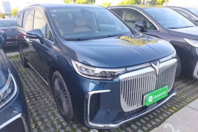 Used VOYAH Dream 2025 PHEV Four-Wheel-Drive Flagship Kunpeng Edition Front Right 45 Deg