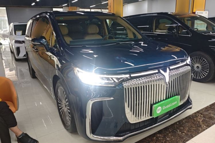 Used VOYAH Dream 2025 PHEV Four-Wheel-Drive Flagship Kunpeng Edition Front Right 45 Deg