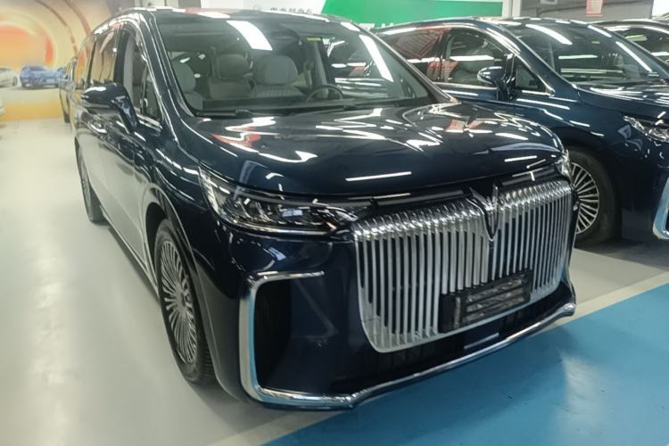 Used VOYAH Dream 2025 PHEV Four-Wheel-Drive Flagship Kunpeng Edition Front Right 45 Deg