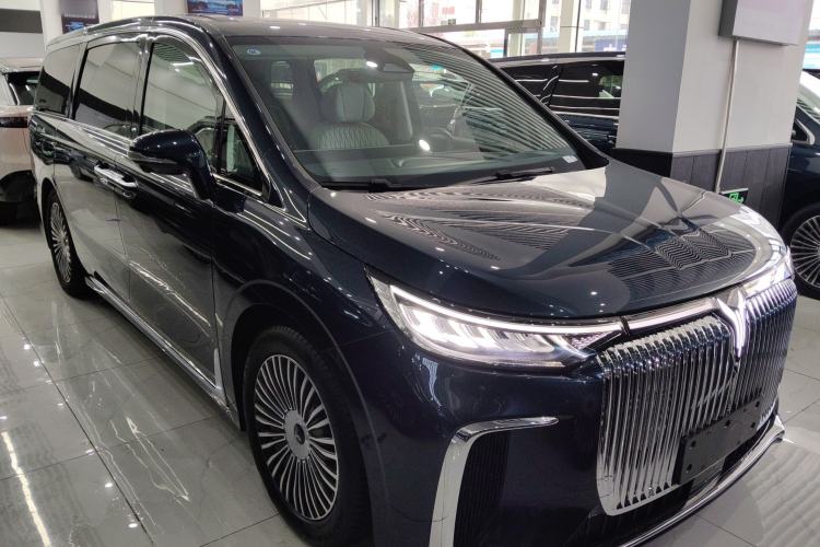 Used VOYAH Dream 2025 PHEV Four-Wheel-Drive Flagship Kunpeng Edition Front Right 45 Deg