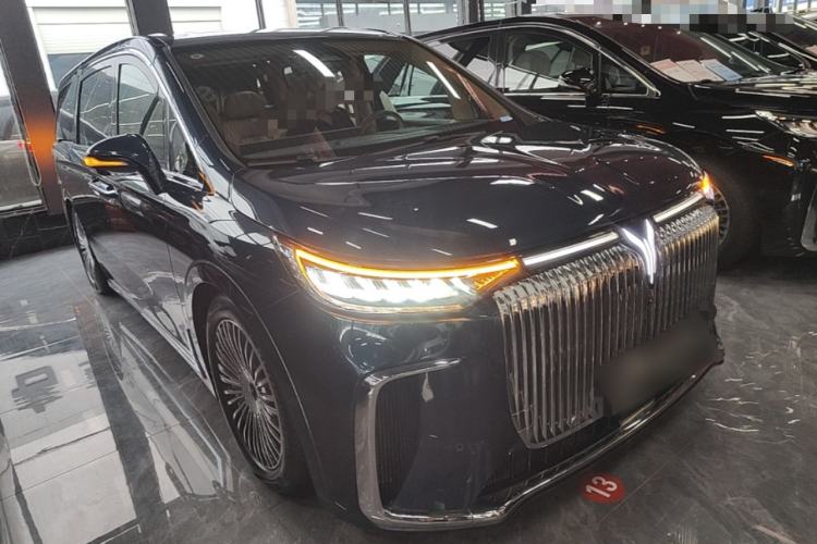 Used VOYAH Dream 2025 PHEV Four-Wheel-Drive Flagship Kunpeng Edition Front Right 45 Deg