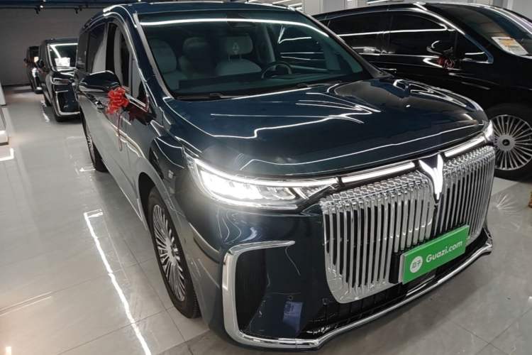 Used VOYAH Dream 2025 PHEV Four-Wheel Drive Excellence Kunpeng Edition Front Right 45 Deg