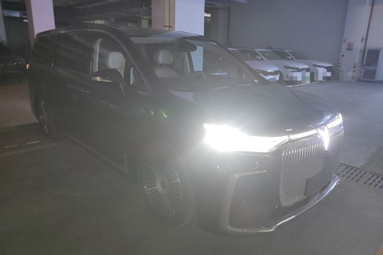 Used VOYAH Dream 2025 PHEV Four-Wheel-Drive Flagship Kunpeng Edition Front Right 45 Deg