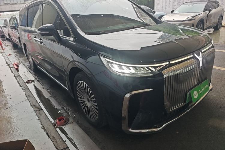 Used VOYAH Dream 2025 PHEV Four-Wheel Drive Excellence Kunpeng Edition Front Right 45 Deg
