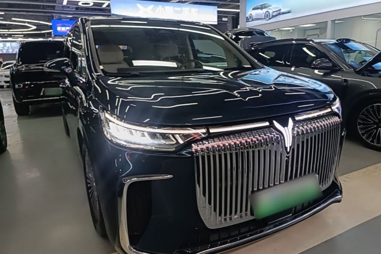 Used VOYAH Dream 2025 PHEV Four-Wheel-Drive Flagship Kunpeng Edition Front Right 45 Deg
