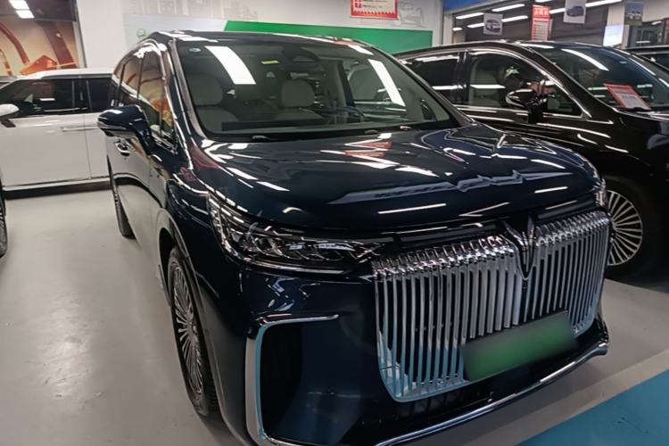 Used VOYAH Dream 2025 PHEV Four-Wheel-Drive Flagship Kunpeng Edition Front Right 45 Deg