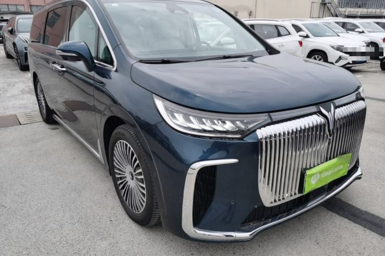 Used VOYAH Dream 2025 PHEV Four-Wheel-Drive Flagship Kunpeng Edition Front Right 45 Deg