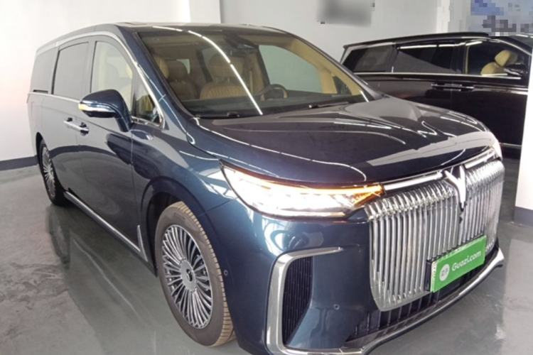 Used VOYAH Dream 2025 PHEV Four-Wheel-Drive Flagship Kunpeng Edition Front Right 45 Deg