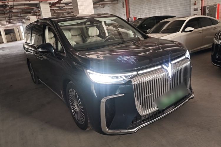Used VOYAH Dream 2025 PHEV Four-Wheel-Drive Flagship Kunpeng Edition Front Right 45 Deg