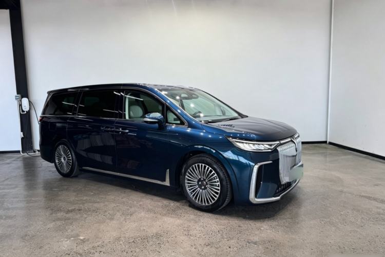 Used VOYAH Dream 2025 PHEV Four-Wheel-Drive Flagship Kunpeng Edition Front Right 45 Deg