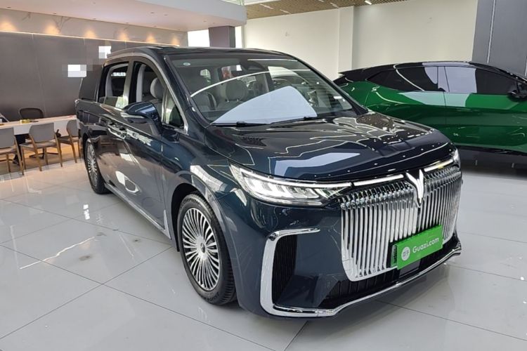 Used VOYAH Dream 2025 PHEV Four-Wheel-Drive Flagship Kunpeng Edition Front Right 45 Deg