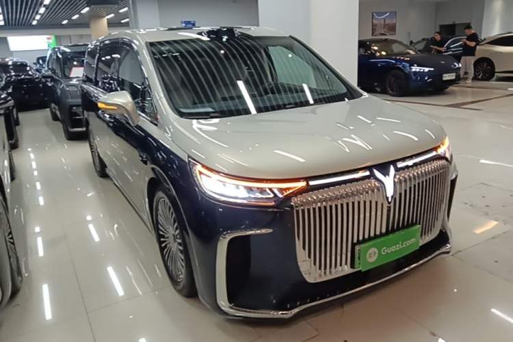Used VOYAH Dream 2025 PHEV Four-Wheel-Drive Flagship Version – Qiankun Edition Front Right 45 Deg