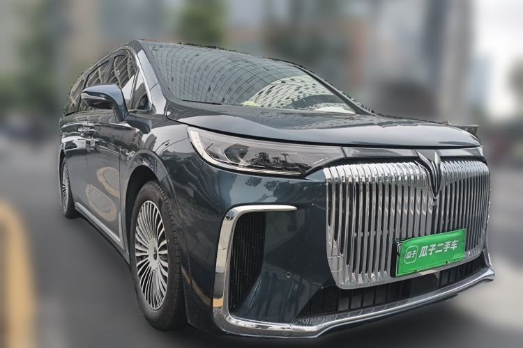 Used VOYAH Dream 2025 PHEV Four-Wheel-Drive Flagship Kunpeng Edition Front Right 45 Deg