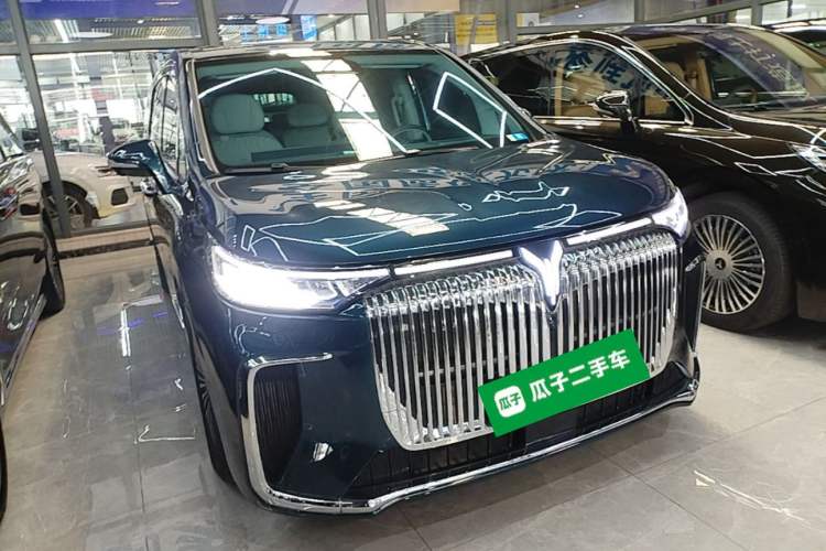 Used VOYAH Dream 2025 PHEV Four-Wheel-Drive Flagship Kunpeng Edition Front Right 45 Deg