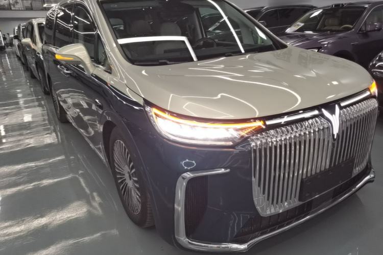 Used VOYAH Dream 2025 PHEV Four-Wheel-Drive Flagship Version – Qiankun Edition Front Right 45 Deg