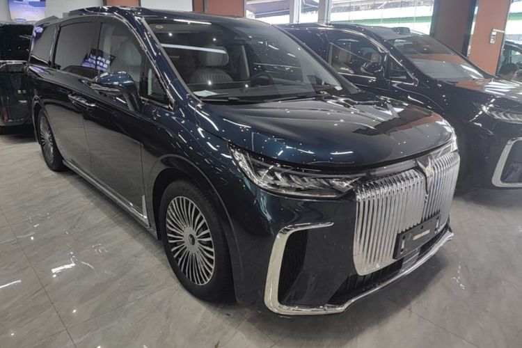Used VOYAH Dream 2025 PHEV Four-Wheel-Drive Flagship Kunpeng Edition Front Right 45 Deg