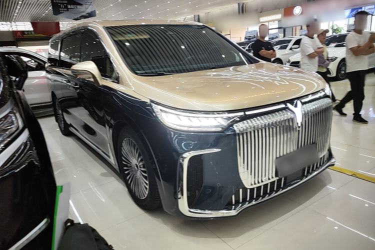 Used VOYAH Dream 2025 PHEV Four-Wheel-Drive Flagship Kunpeng Edition Front Right 45 Deg