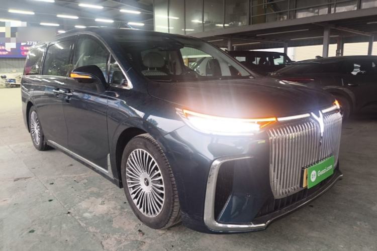 Used VOYAH Dream 2025 PHEV Four-Wheel-Drive Flagship Kunpeng Edition Front Right 45 Deg