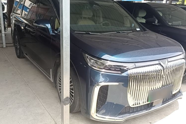 Used VOYAH Dream 2025 PHEV Four-Wheel-Drive Flagship Kunpeng Edition Front Right 45 Deg