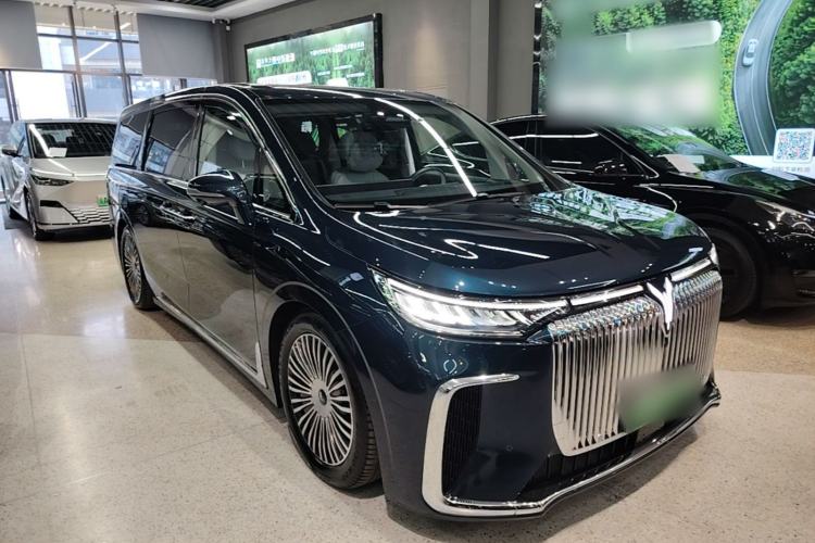 Used VOYAH Dream 2025 PHEV Four-Wheel-Drive Flagship Kunpeng Edition Front Right 45 Deg