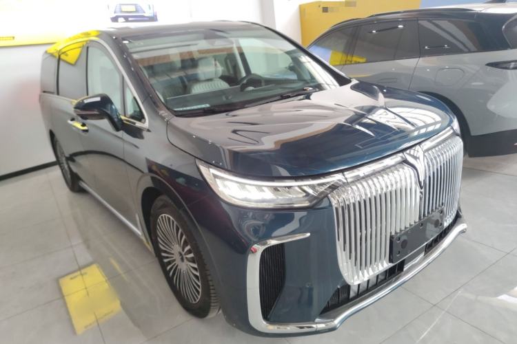 Used VOYAH Dream 2025 PHEV Four-Wheel-Drive Flagship Kunpeng Edition Front Right 45 Deg