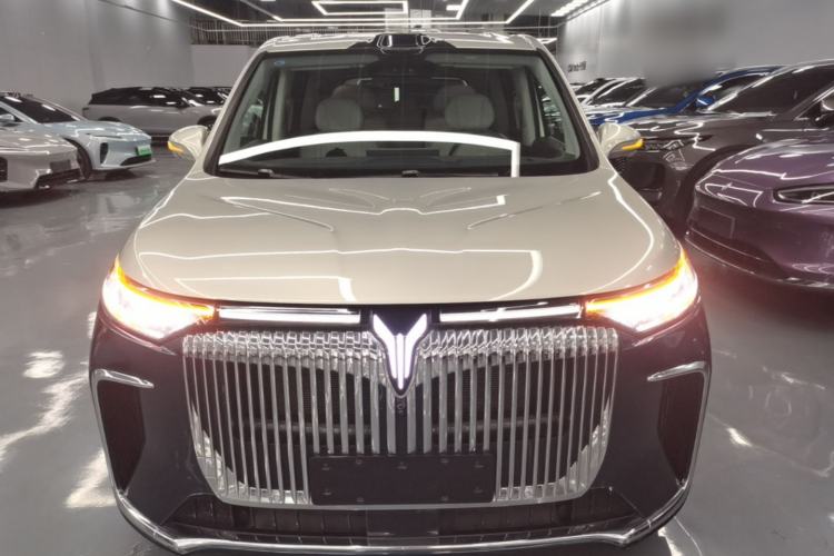 Used VOYAH Dream 2025 PHEV Four-Wheel-Drive Flagship Version – Qiankun Edition Front