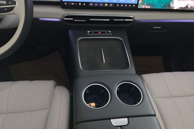 Used VOYAH Dream 2025 PHEV Four-Wheel-Drive Flagship Kunpeng Edition Gear Lever