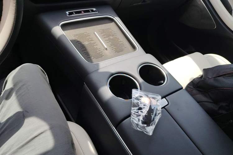 Used VOYAH Dream 2025 PHEV Four-Wheel-Drive Flagship Kunpeng Edition Gear Lever