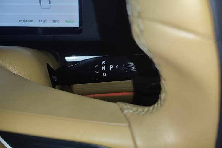 Used VOYAH Dream 2025 PHEV Four-Wheel-Drive Flagship Kunpeng Edition Gear Lever