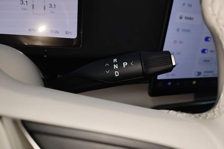 Used VOYAH Dream 2025 PHEV Four-Wheel-Drive Flagship Kunpeng Edition Gear Lever