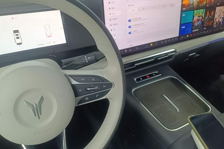Used VOYAH Dream 2025 PHEV Four-Wheel-Drive Flagship Kunpeng Edition Gear Lever