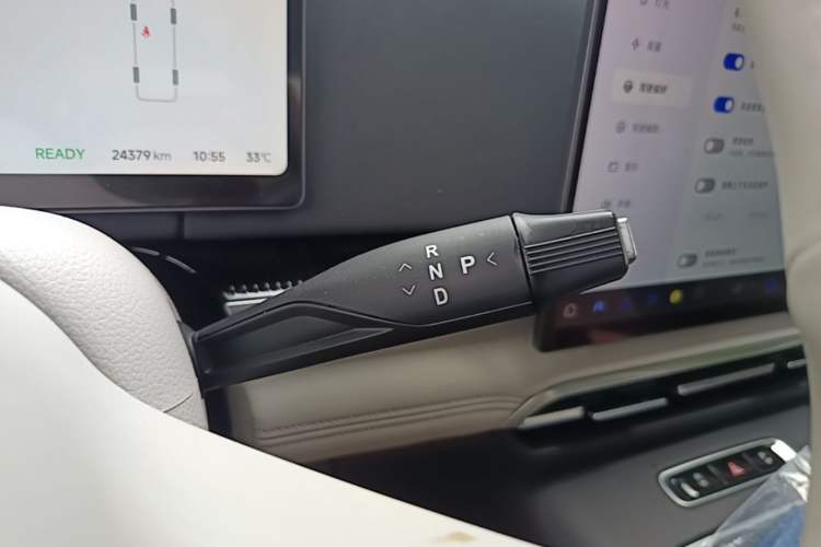 Used VOYAH Dream 2025 PHEV Four-Wheel-Drive Flagship Kunpeng Edition Gear Lever