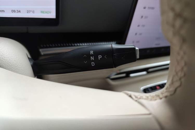 Used VOYAH Dream 2025 PHEV Four-Wheel-Drive Flagship Kunpeng Edition Gear Lever