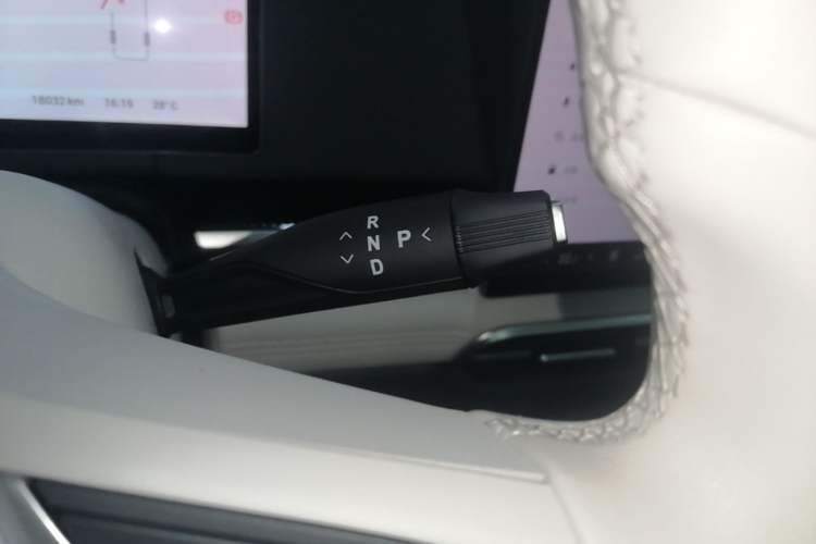 Used VOYAH Dream 2025 PHEV Four-Wheel-Drive Flagship Kunpeng Edition Gear Lever