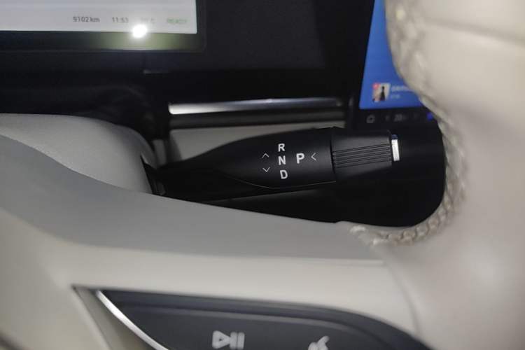 Used VOYAH Dream 2025 PHEV Four-Wheel-Drive Flagship Kunpeng Edition Gear Lever