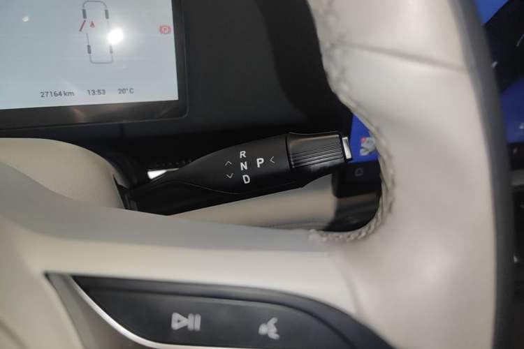 Used VOYAH Dream 2025 PHEV Four-Wheel-Drive Flagship Kunpeng Edition Gear Lever