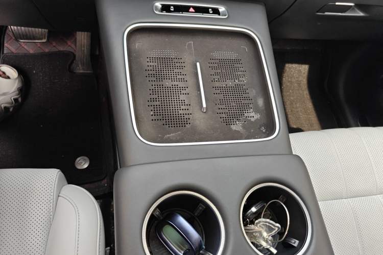 Used VOYAH Dream 2025 PHEV Four-Wheel Drive Excellence Kunpeng Edition Gear Lever