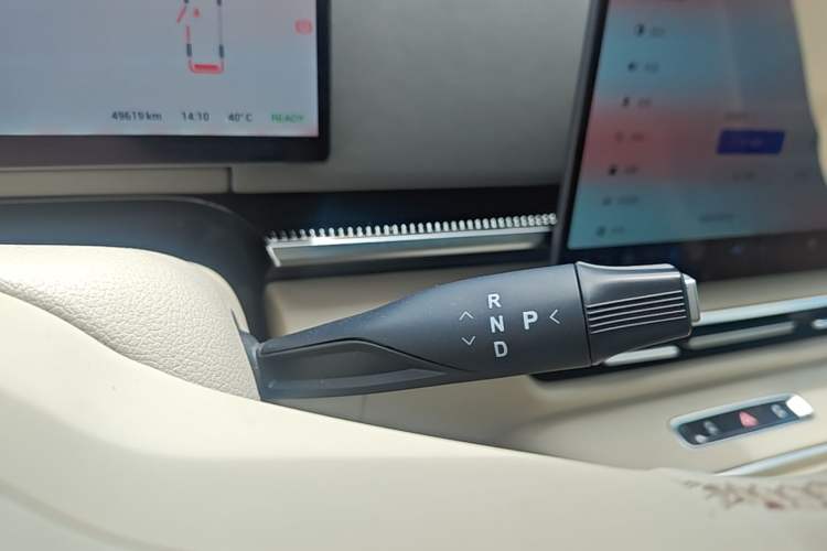 Used VOYAH Dream 2025 PHEV Four-Wheel-Drive Flagship Kunpeng Edition Gear Lever