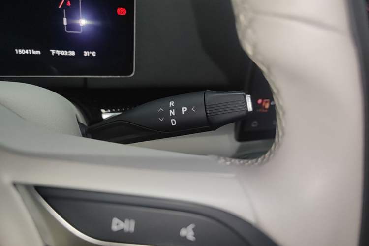 Used VOYAH Dream 2025 PHEV Four-Wheel-Drive Flagship Kunpeng Edition Gear Lever