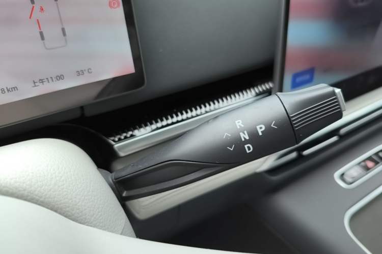 Used VOYAH Dream 2025 PHEV Four-Wheel-Drive Flagship Kunpeng Edition Gear Lever