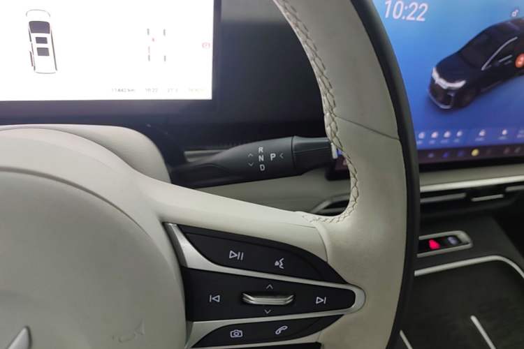 Used VOYAH Dream 2025 PHEV Four-Wheel-Drive Flagship Kunpeng Edition Gear Lever