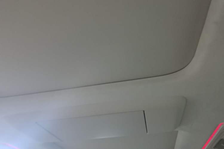 Used VOYAH Dream 2025 PHEV Four-Wheel-Drive Flagship Kunpeng Edition Headliner