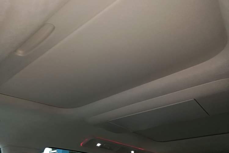 Used VOYAH Dream 2025 PHEV Four-Wheel-Drive Flagship Kunpeng Edition Headliner