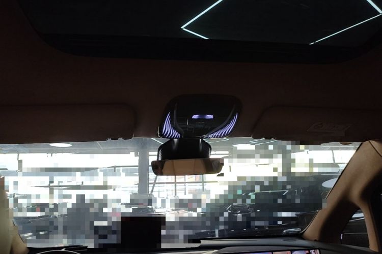 Used VOYAH Dream 2025 PHEV Four-Wheel-Drive Flagship Kunpeng Edition Headliner